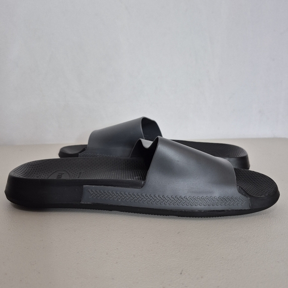 Havaianas Slip-On Flip Flop Sandal - Size 9/10W - Picture 4 of 13